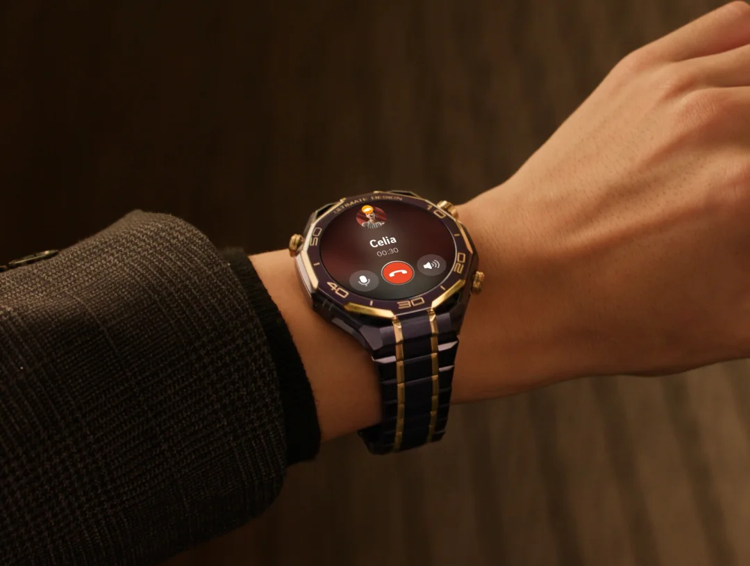 Bukan Smartwatch Biasa, Huawei Jual Jam Rp65 Jutaan dari Emas 18 Karat