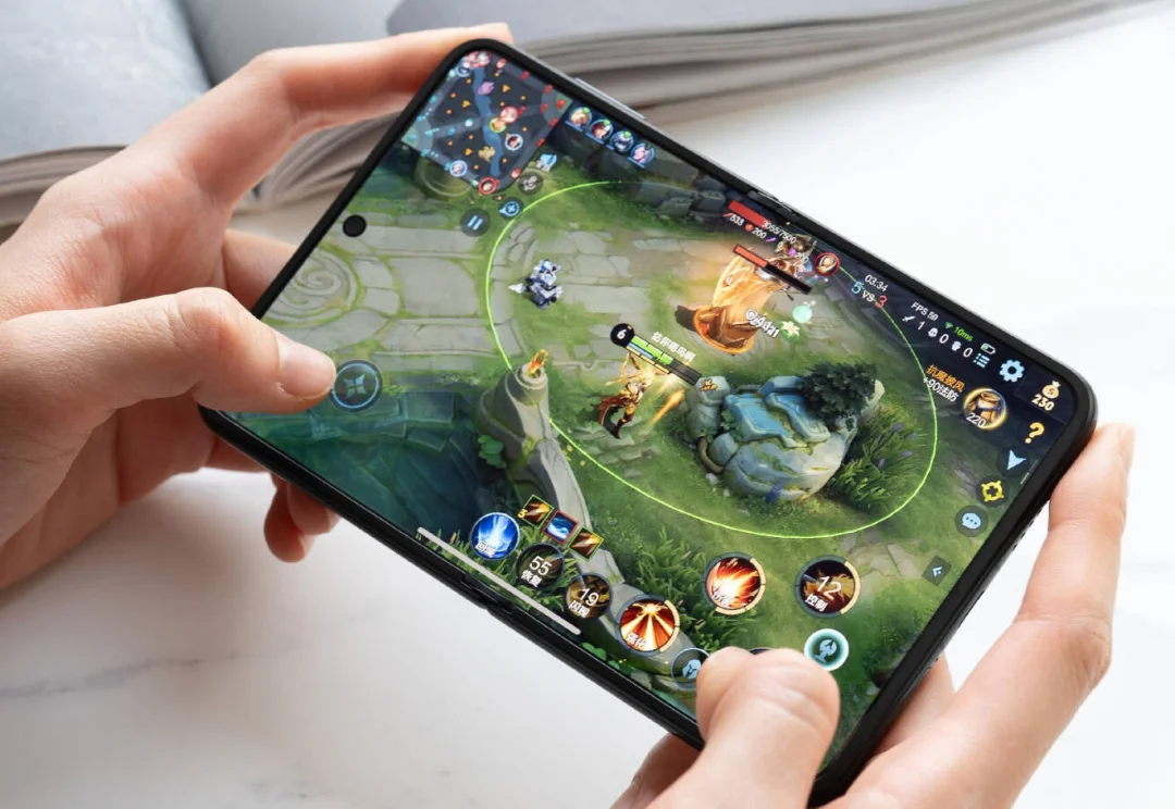 Huawei Bikin HP ‘Nyeleneh’ Lagi! Bukan Lipat, Tapi Layarnya Bikin iPhone & Samsung Minder